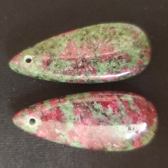 New 2pc Ruby in Zoisite Teardrop Pendants. - Picture 11 of 16